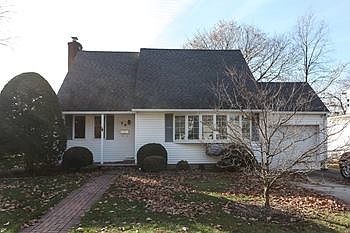 1st image of 29 Lindbergh St