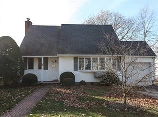 29 Lindbergh St, Garden City, NY 11530