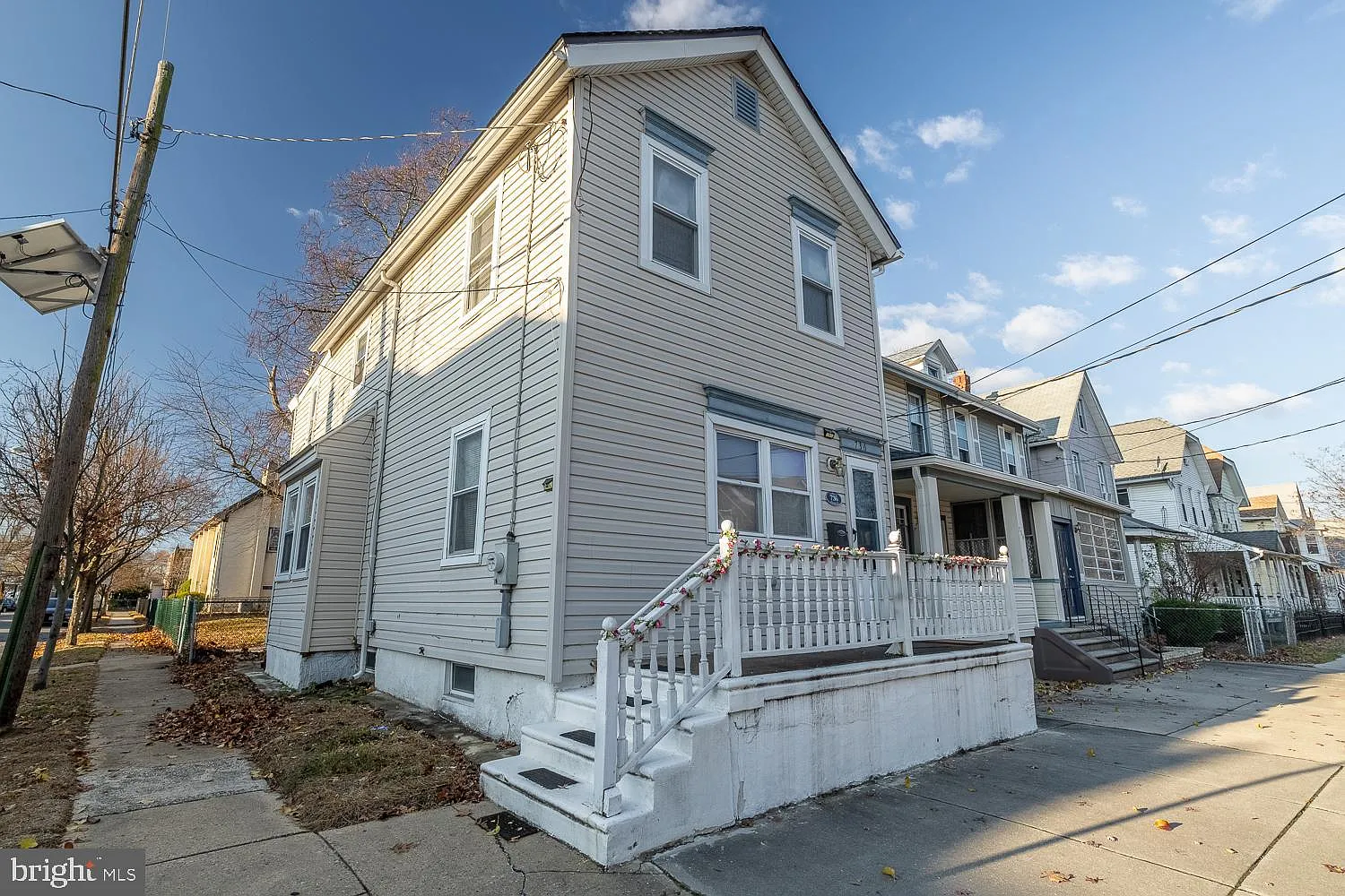 736 Hunter St photo 1
