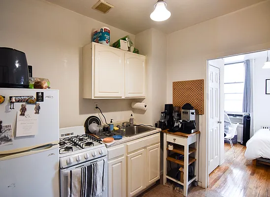 Rented by The Agency | media 14