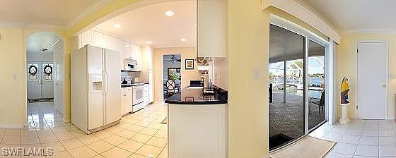 4th image of 415 SW 53rd Ter
