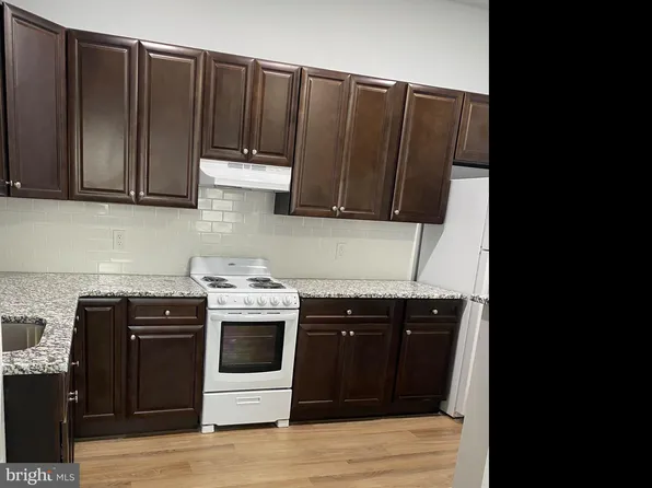 1633 W Oxford St, Philadelphia, PA 19121