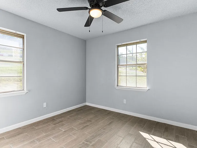 1405 Hillside St — Photo 11