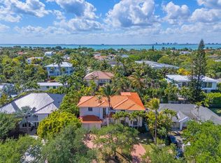 462 Warren Ln, Key Biscayne, FL 33149