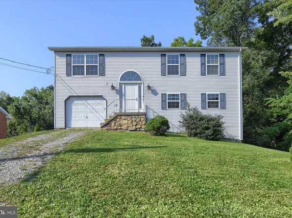 131 Ridgewood Dr, Millersburg, PA 17061