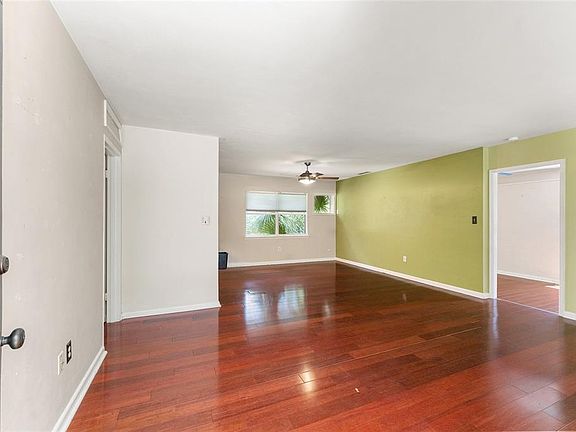 3rd image of 1038 NE 14th Ave