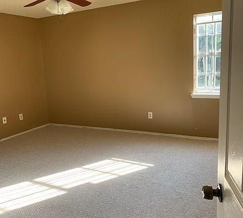 5th image of 8220 Glenview Dr APT B