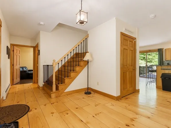 1132 Doe Valley Rd, Athol, MA 01331