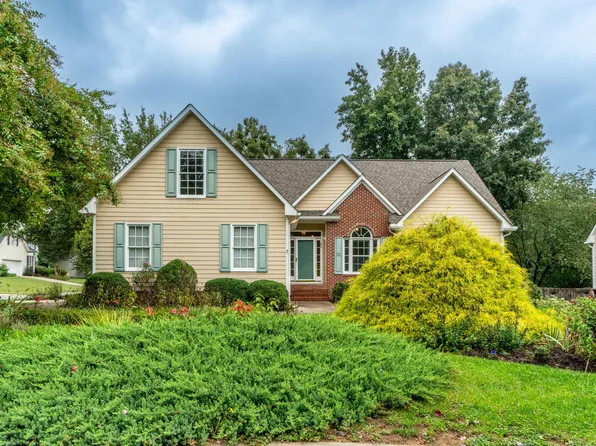 2 Summer Ridge Ct, Durham, NC 27712
