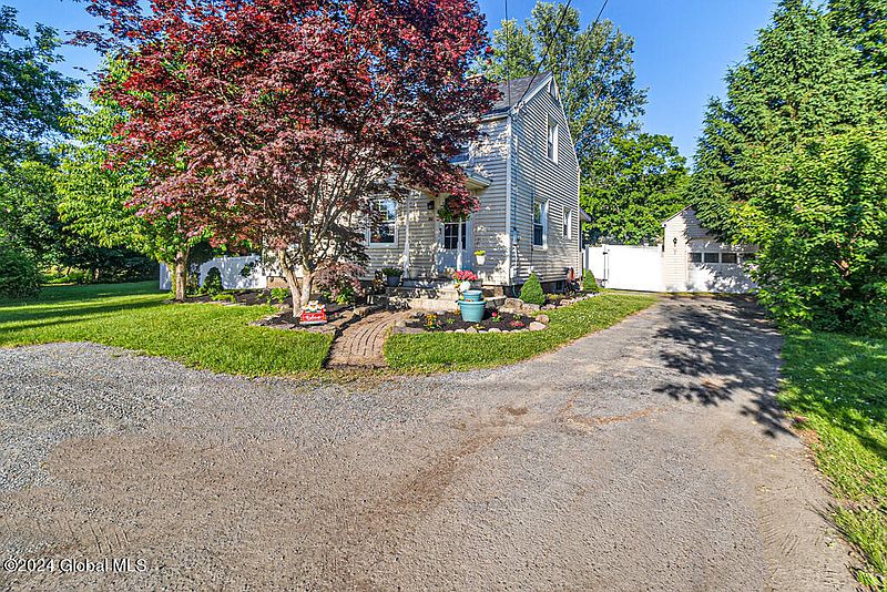2nd image of 20 Meadowbrook Road