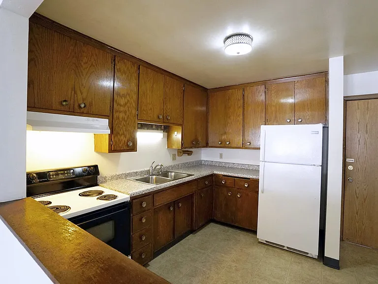 Priscilla Standish Apartments — Photo 45