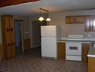 3rd image of 1726 Lyran Ave