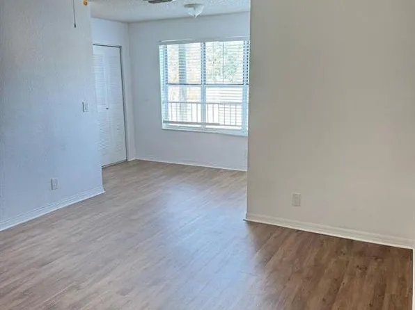 3350 Pinewalk Dr N, Margate, FL