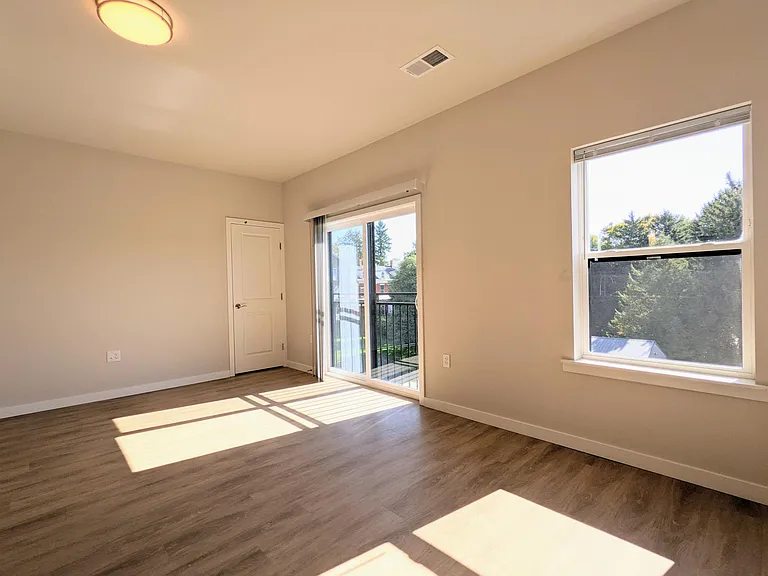 Riverview Terrace — Photo 8