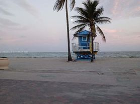 322 Nebraska St, Hollywood, FL