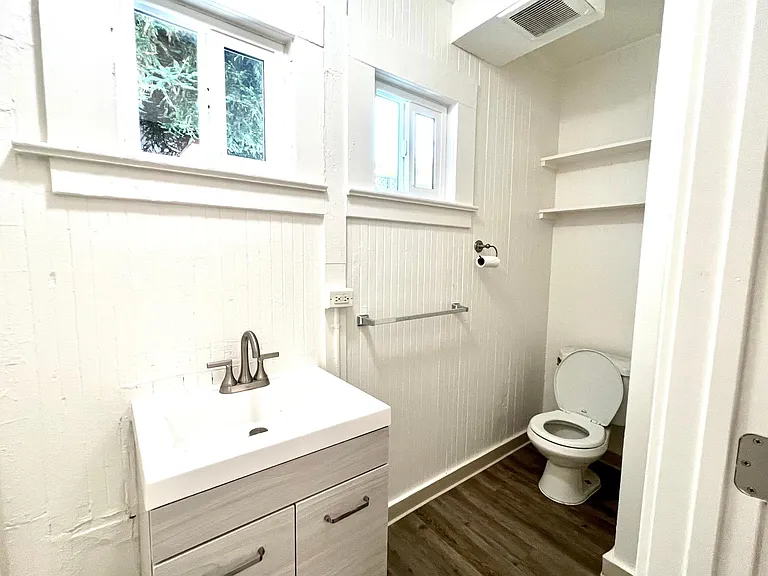 221 Raymond St #9 — Photo 4