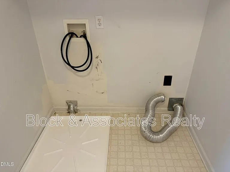 4804 Tanglewood Oaks St — Photo 12