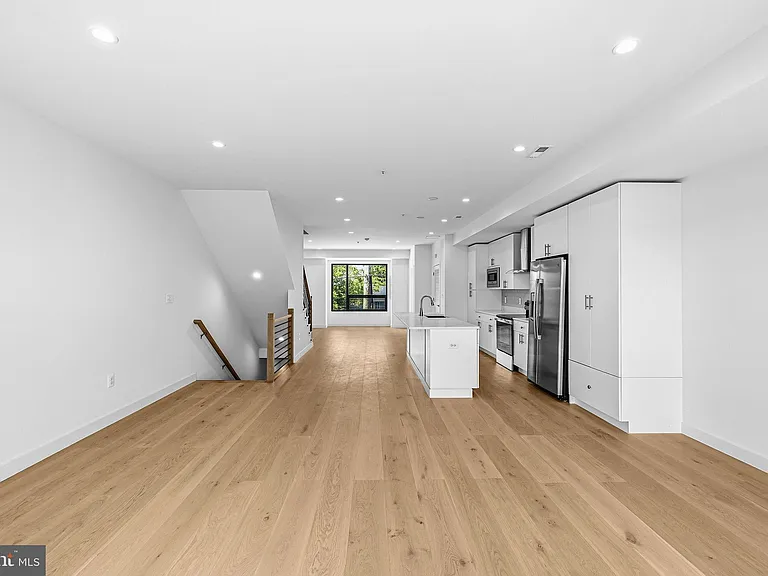 2534 Elvans Rd SE — Photo 29