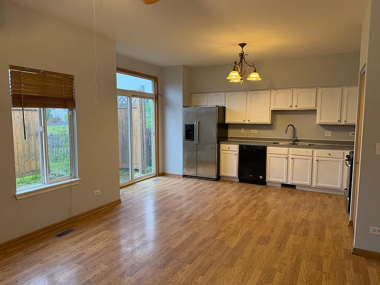 2208 Rebecca Cir — Photo 2