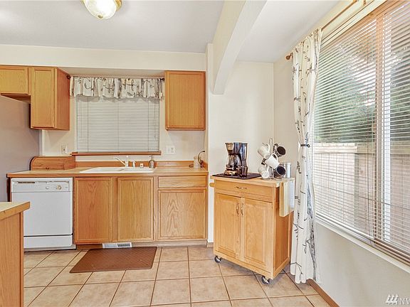 5th image of 8712 1st Pl NE #A