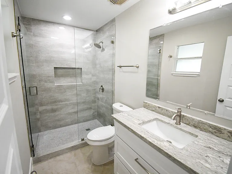 3430 Princeton Dr — Photo 2