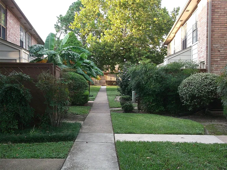 8801 Hammerly Blvd #1606 — Photo 3