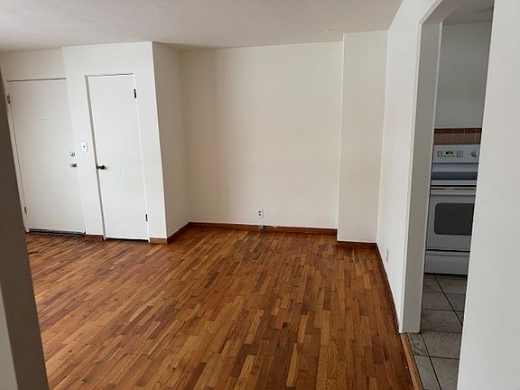 4th image of 1732 Lincoln Pl #1