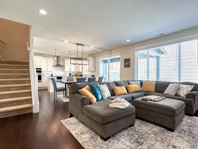 Tall ceilings and lots of windows to make the home very welcoming! You will not want to leave afterwards!
