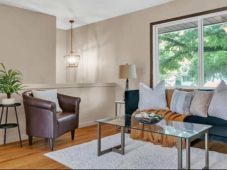 110 S Pine Cone Ct — Photo 2