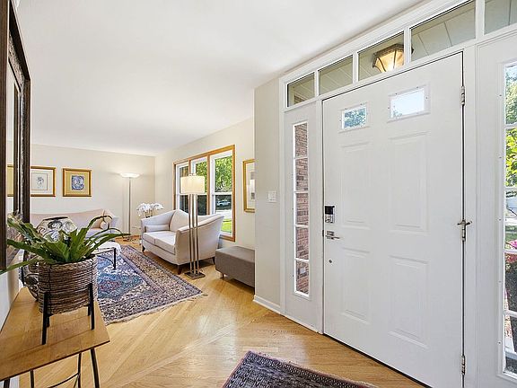 3rd image of 330 Sutcliffe Cir