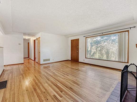 4th image of 6615 SW Canyon Dr