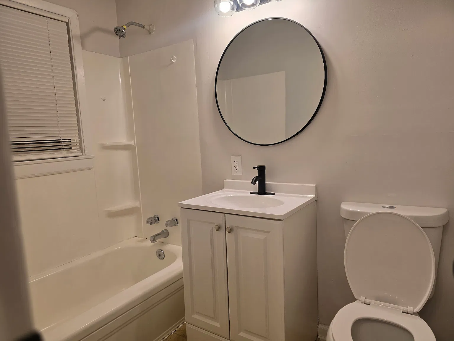 2 bed, 750 sqft, $1,350 — Photo 4