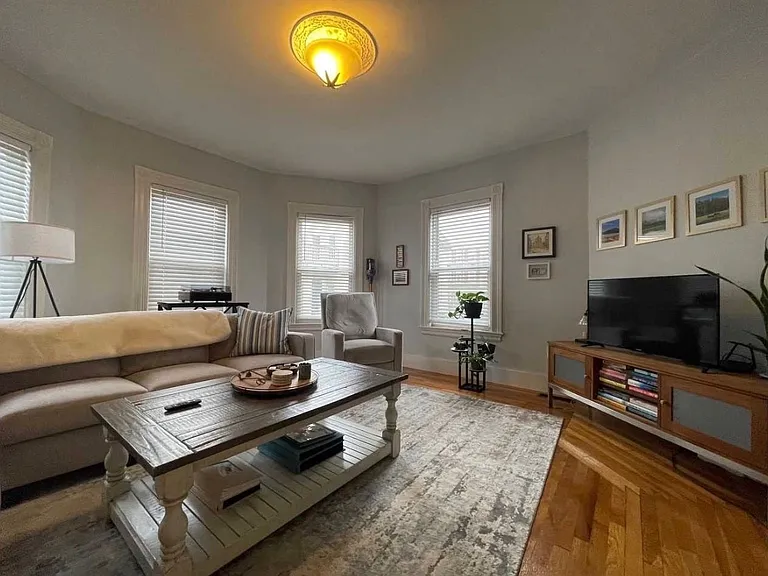 11 Monks St #1 — Photo 1