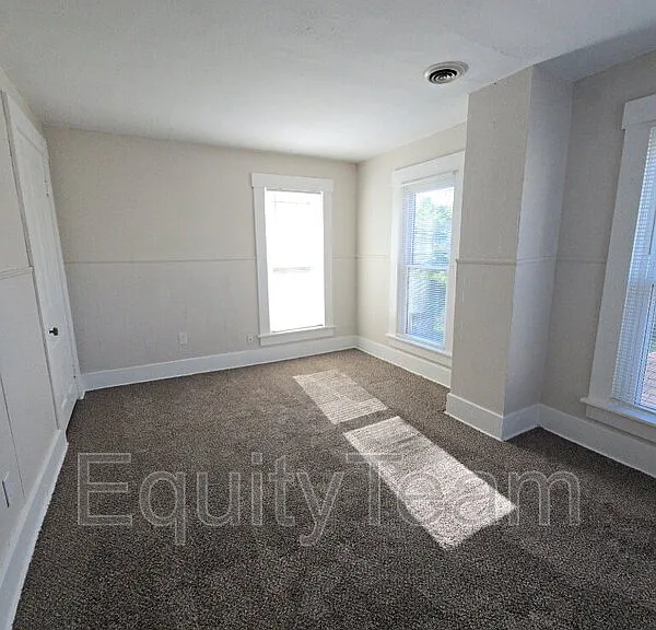128 N River St #B — Photo 16