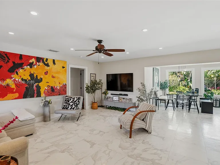 7830 SW 53rd Pl — Photo 2