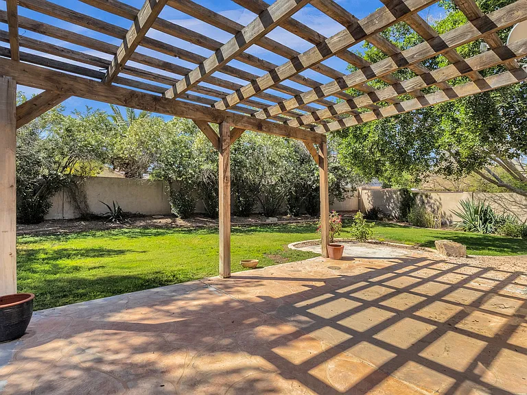 647 W Fremont Dr — Photo 34