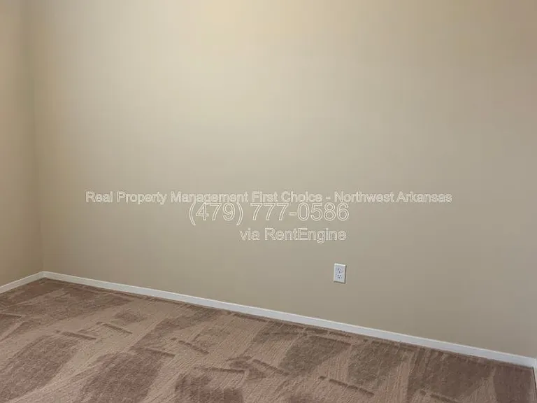 4401 Gallatine Ave — Photo 13