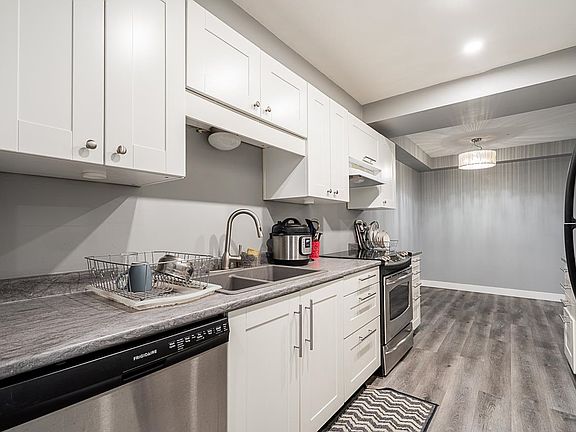 3rd image of 7694 Evans Rd #118