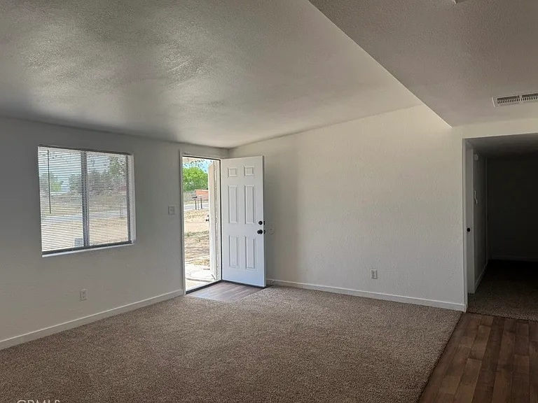 18062 Eucalyptus Rd — Photo 19