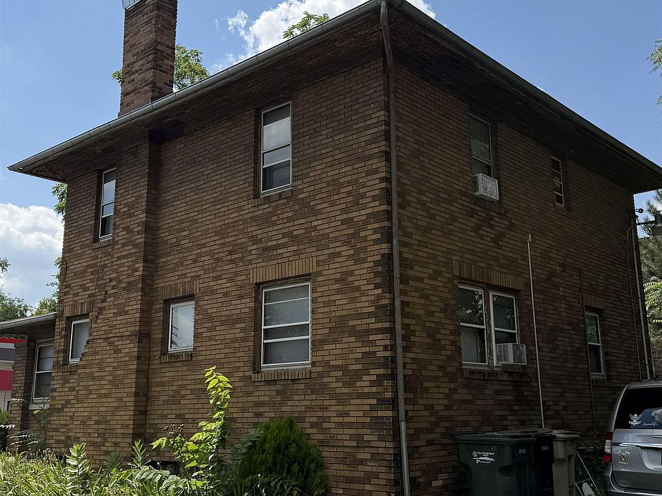 2nd image of 717 Lincoln Way E