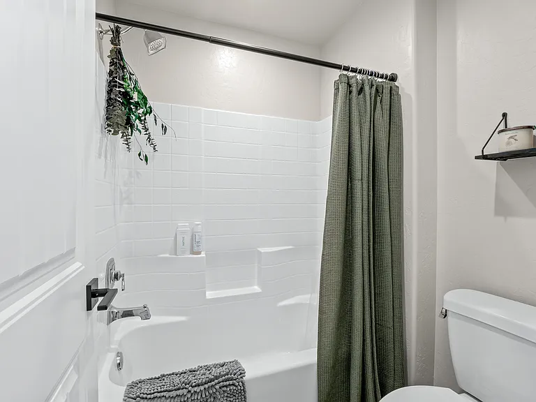 Celeste Ave — Photo 39