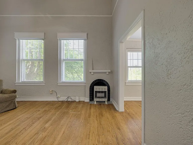 2516 N Hudson Ave #201 — Photo 26