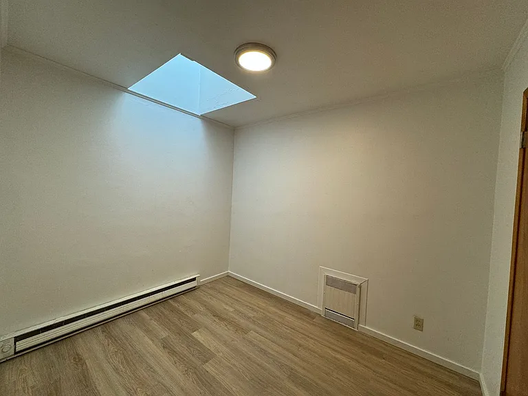1806 W Pacific Ave — Photo 7