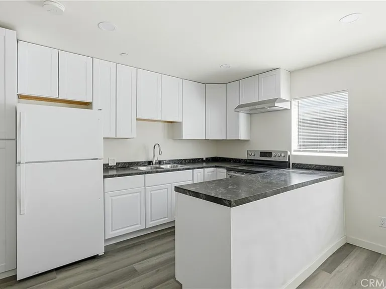 702 Walnut St #5 — Photo 5