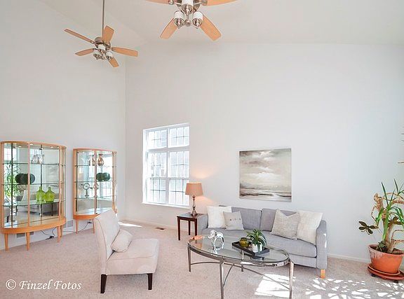 5th image of 2156 Greenview Dr