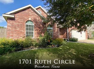 1701 Ruth Cir, Brenham, TX 77833