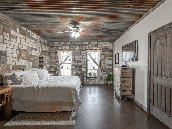 5th image of 1570 Woodmere Trl