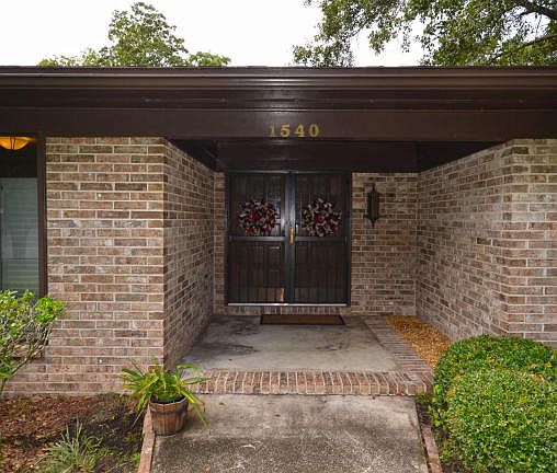 4th image of 1540 Navaho Ave