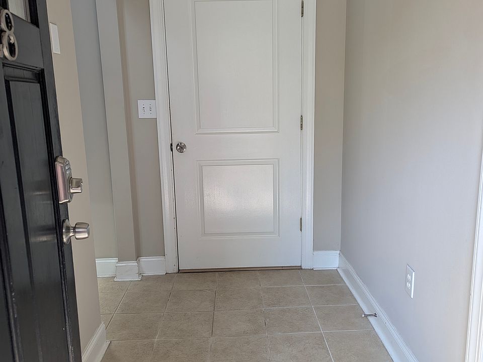 Entry way (garage door is opposite front door)