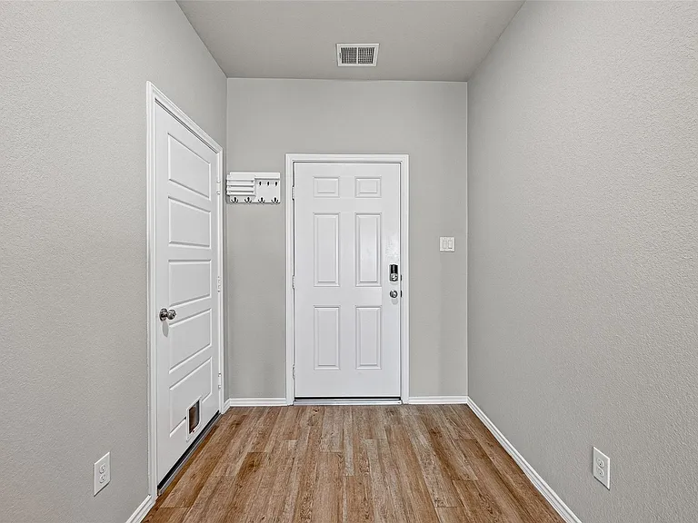 21522 Autumn Summit St — Photo 5